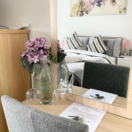 Manchester Escape - Private Room & Bathroom Near Etihad And Coop Arena - Free Secure Parking Kültér fotó