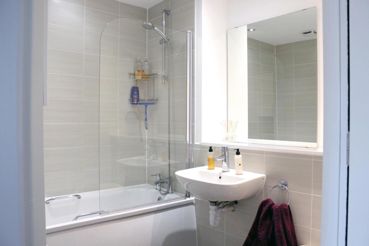 Manchester Escape - Private Room & Bathroom Near Etihad And Coop Arena - Free Secure Parking Kültér fotó
