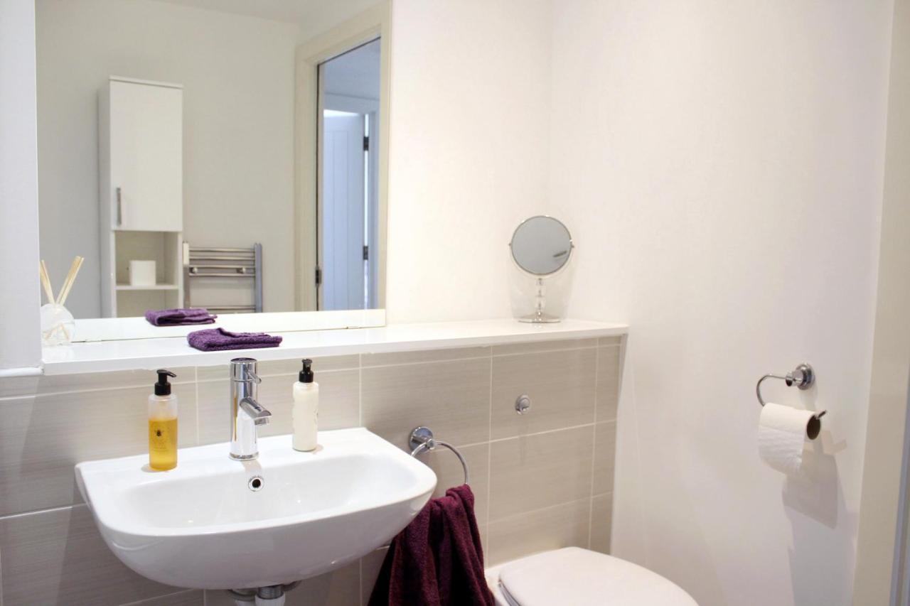 Manchester Escape - Private Room & Bathroom Near Etihad And Coop Arena - Free Secure Parking Kültér fotó