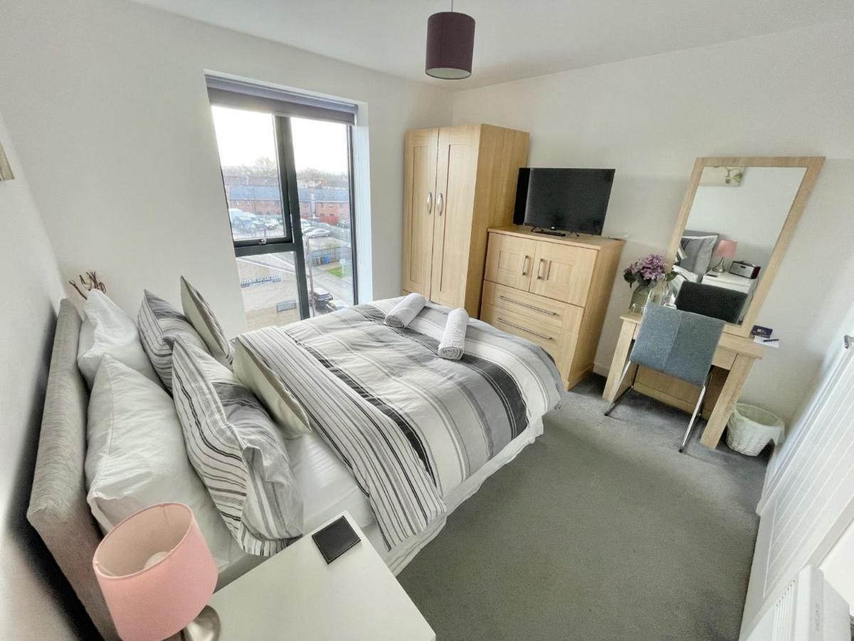 Manchester Escape - Private Room & Bathroom Near Etihad And Coop Arena - Free Secure Parking Kültér fotó