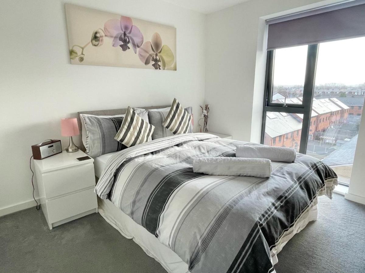 Manchester Escape - Private Room & Bathroom Near Etihad And Coop Arena - Free Secure Parking Kültér fotó